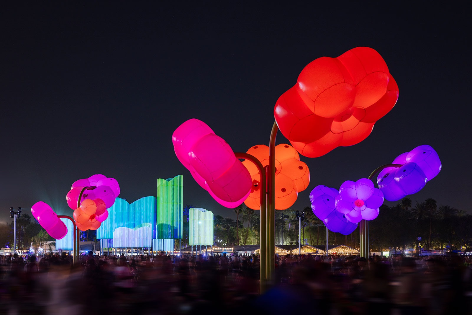 The Summer of Immersion: How Large-Scale, Mixed-Media Installations Are Redefining the Art Experience — LettsArt Blog